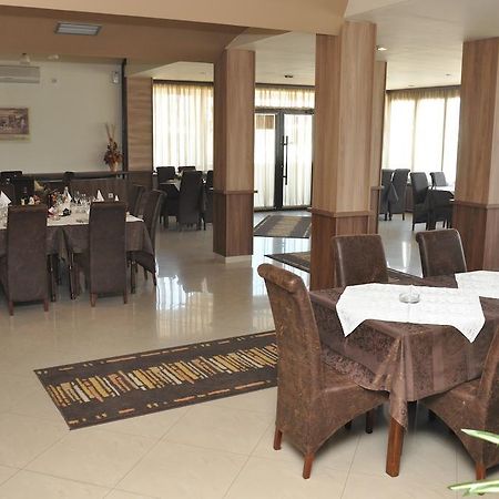 Hotel Extra Lion Md Ni 餐厅 照片